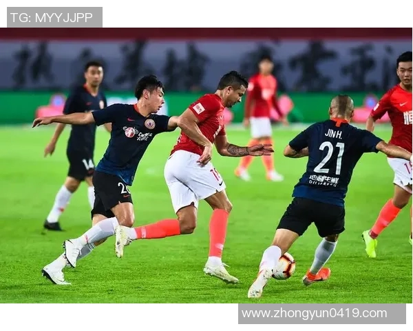 上海篮球队以56分领跑世锦赛积分榜展现强劲实力