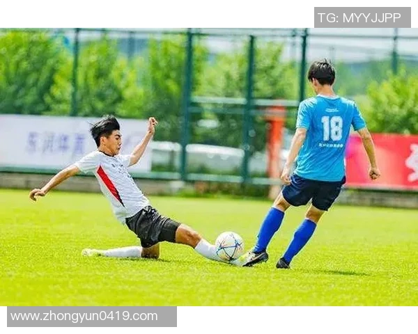 家境优越的足球明星如何在光环背后坚持梦想与努力奋斗